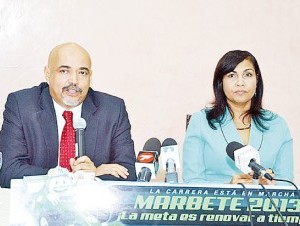 Tony Henríquez y Virginia Gómez ofrecen declaraciones a la prensa. (Fuente Externa) 