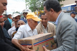 Leonel Fernández entregará este miércoles 70 mil cajas navideñas