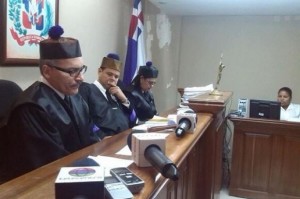 Juez Rafael Ciprián dice no conocerá amparo interpuesto por colegas.
