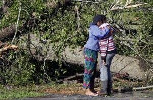 Afectados por tornados en EEUU (AP)