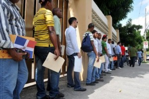 Más de cien vacantes disponibles en feria de empleos