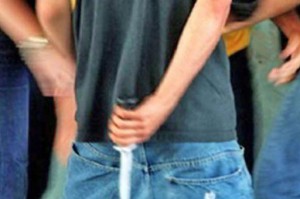 Hombre mata a otro durante riña en mercado de Santiago