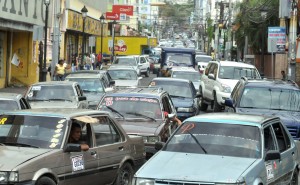 Usuarios del transporte público rechazan advertencia al del aumento pasaje