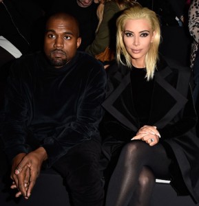 Kim Kardashian sorprende con su nuevo look