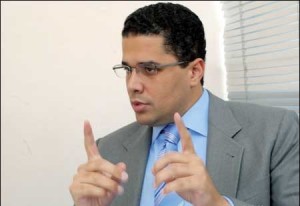 Alcalde del DN dice someterán a quienes arrojen basura en las calles
