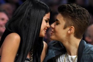Justin Bieber afirma Selena Gomez es inspiración para sus canciones