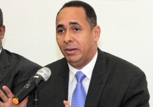 Legisladores opositores consideran tardía campaña del Gobierno contra el dengue