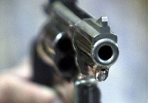Joven mata a dos afuera de baile escolar en Wisconsin