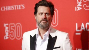 Jim Carrey reaparece con look diferente 
