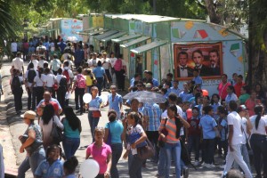 Ofertas, coloquios y conferencias literarias en primer día Feria del Libro 2016 