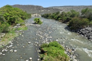 INDRHI realiza pruebas en compuertas de presa Sabana Yegua