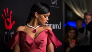 La atrevida “selfie” de Rihanna que causa revuelo en redes sociales