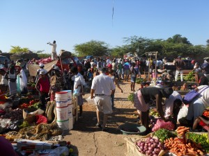 Reactivan mercado binacional de Pedernales