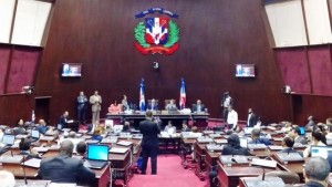 Legisladores divididos por medida de importar plátanos