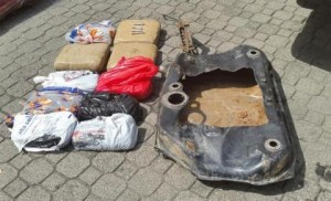 Ocupan 34 libras de presunta marihuana en vehículo sobre puente Lucas Díaz