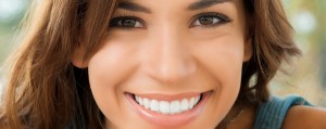 Diez alimentos que arruinarán tu sonrisa perfecta