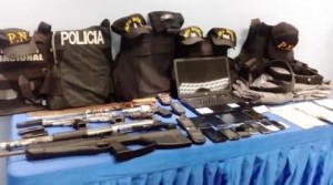 PN arresta a presuntos asaltantes incluyendo una mujer