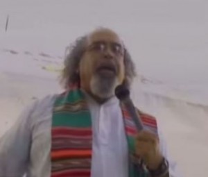 Sacerdote Rogelio Curz arremete contra iglesia 