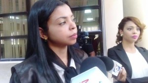 Fiscal DN niega haya puesto impedimento a compañía de taxis para renovar marbete