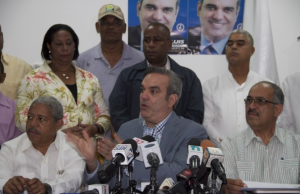 Abinader desvincula al PRM de denuncia raso policial por bajo salario