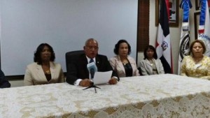 Notarios saludan decisión CD sobre proyecto suspendería Ley 140-15