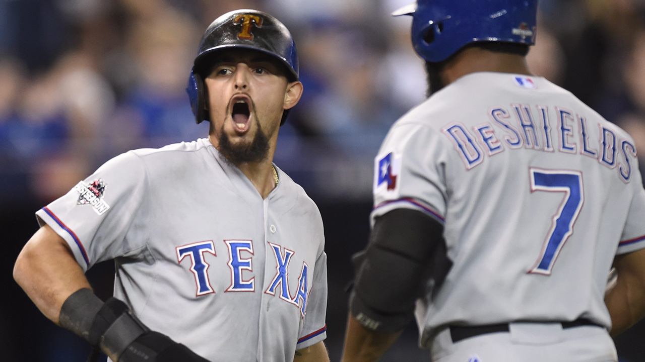 Alberto y los Rangers dejan a Azulejos contra la pared