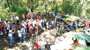 Al menos 15 heridos por accidente de autobús de pasajeros próximo a entrada SFM