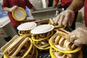 Industria de la carne minimiza reporte de OMS revela productos provocan cáncer