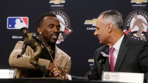 Andrew McCutchen gana el Premio Roberto Clemente