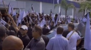 Importadores de vehículos reclaman en Aduanas reducción de impuestos