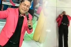 El Pachá denuncia plan para destruirlo; se arrodilla y pide perdón a presentadora