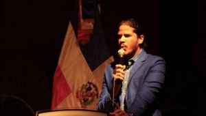 Patricio León presenta documental “TeatroGrafía” en el Centro Cultural Perelló