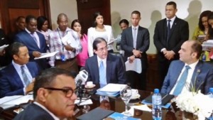 Gobierno gestiona aprobación proyecto Fideicomiso; facilitará  construcción 25 mil viviendas 
