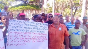 Camioneros protestan en reclamo a transitar por avenida George Washington