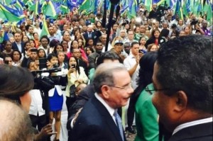 Presidente Medina reconoce habla poco con la prensa; dice prefiere sus hechos hablen por él 