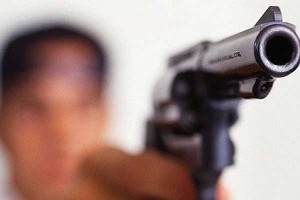 Francia: Adolescente mata de un tiro a su compañero en un autobús escolar