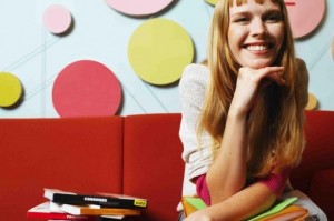 Aumenta número de mujeres jóvenes que viven con sus padres Aumenta número de mujeres jóvenes que viven con sus padres 