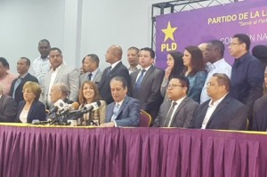 Pared Pérez oficializa candidatura como senador; aspirará a la Presidencia en 2020