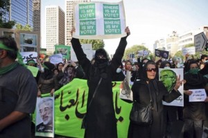 Número récord de precandidatos para próximas legislativas en Irán