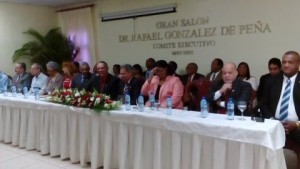 Médicos IDSS amenazan con protestar si gobierno no les paga salario 13 