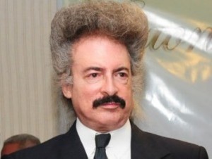 Muere de un infarto novelista Pedro Peix
