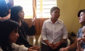 Vicepresidenta visita familia de fenecido seguridad de Juan de los Santos 