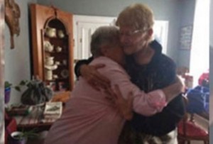 Mujeres descubren que son hermanas después de 70 años 