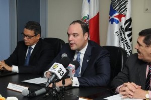 Afirma han traducido rebajas del petróleo a precios de la gasolina 