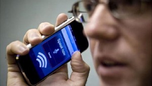 Uso del celular puede dañar la fertilidad masculina, revela estudio israelí