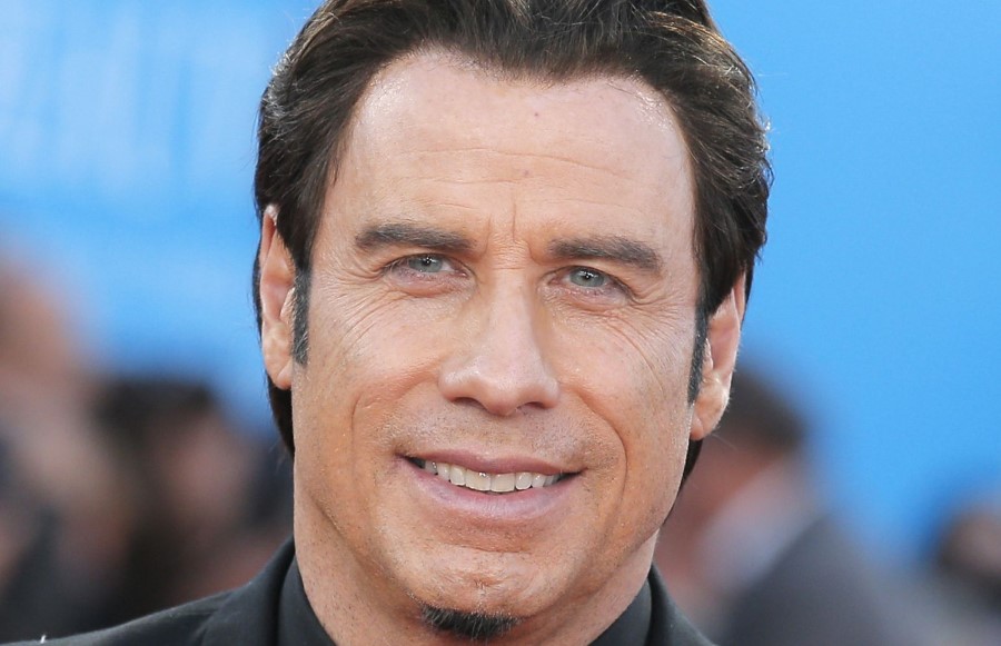 Extraño nuevo aspecto de John Travolta