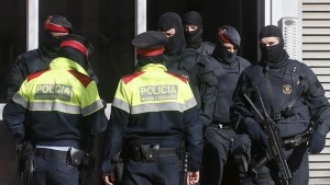 La Policía salva vida a mujer y ella denuncia a los agentes por no asistir a su agresor