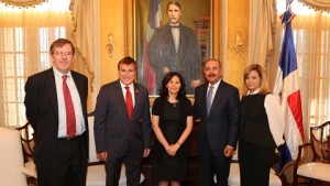 Presidenta Comisión Federal de Comercio EEUU reunida con presidente Medina