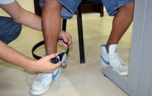 Brazalete electrónico costará a imputados US$500 mensuales 