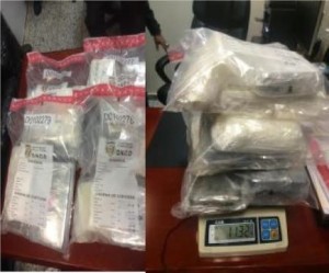 Apresan holandés con 18 paquetes de drogas envueltos en papel de regalo 